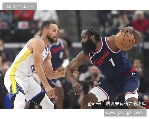 哈登与格林精彩对决集锦回顾展现篮球巅峰对抗与技艺之美 哈登与格林精彩对决集锦回顾展现篮球巅峰对抗与技艺之美